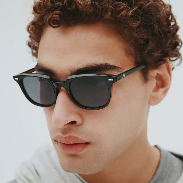 LE SPECS Unisex Le Resolu Black Round Sunglasses