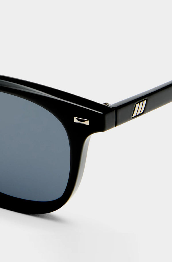 LE SPECS Unisex Le Resolu Black Round Sunglasses
