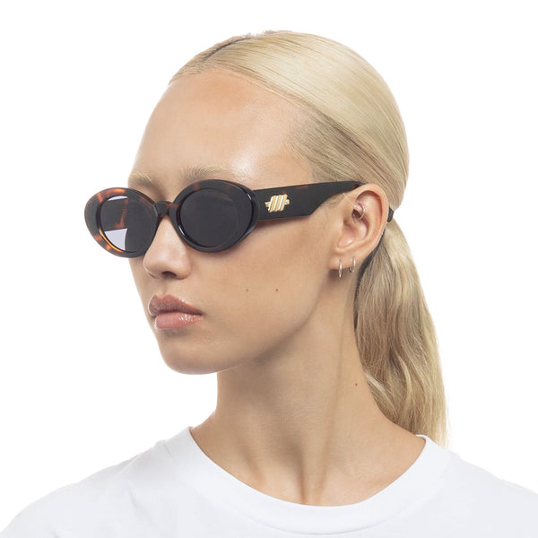 LE SPECS Nouvea Vie Dark Tort female Oval Sunglasses