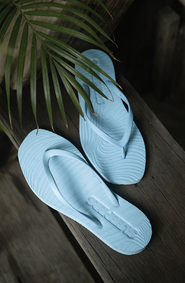 SLEEPERS Women Tapered Angel Blue Flip Flops