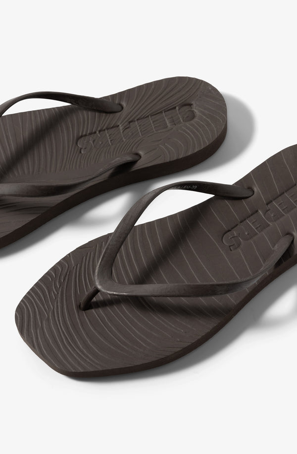 SLEEPERS Women Tapered Brown Flip Flops
