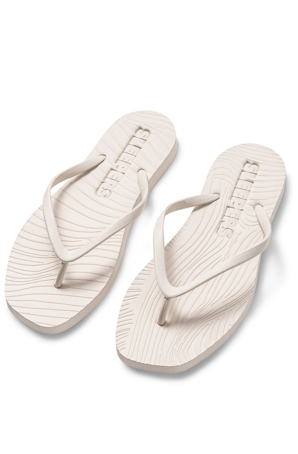 SLEEPERS Women Tapered Eggnog Flip Flops