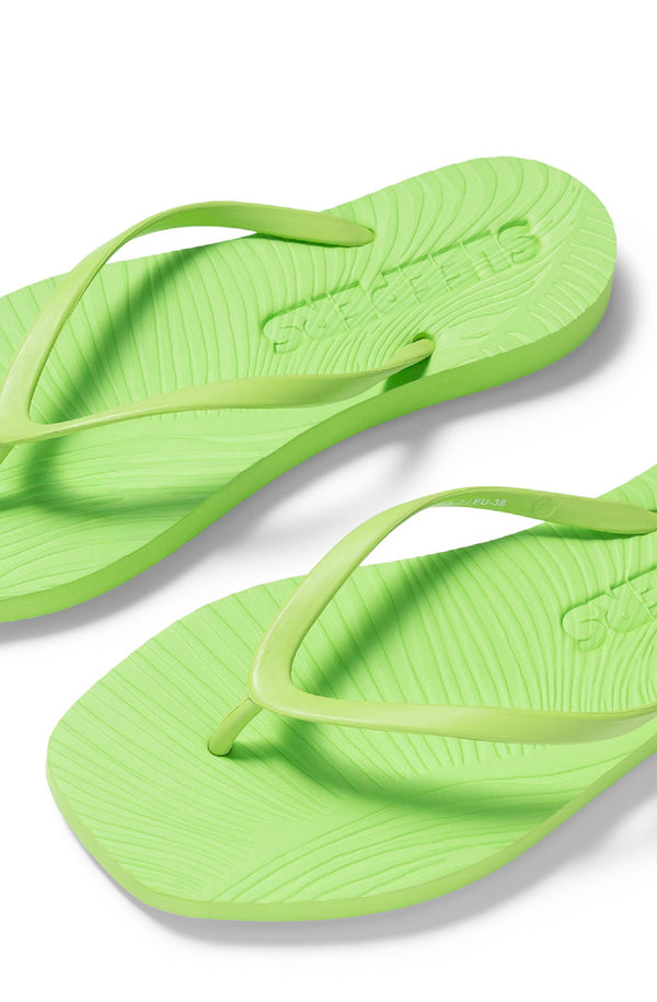 SLEEPERS Women Tapered Lime Green Flip Flops