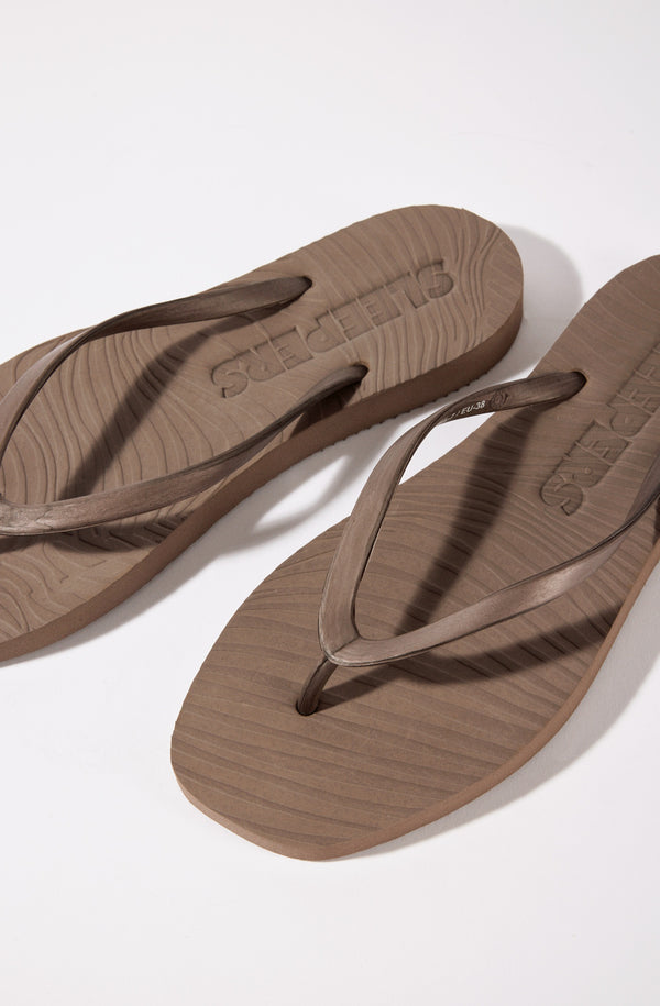 SLEEPERS Women Tapered Sand Flip Flops