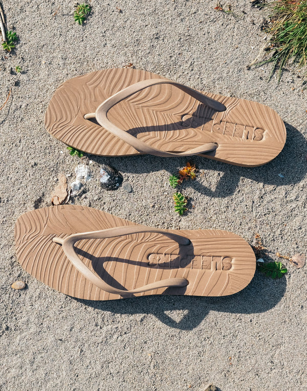SLEEPERS Women Tapered Sand Flip Flops