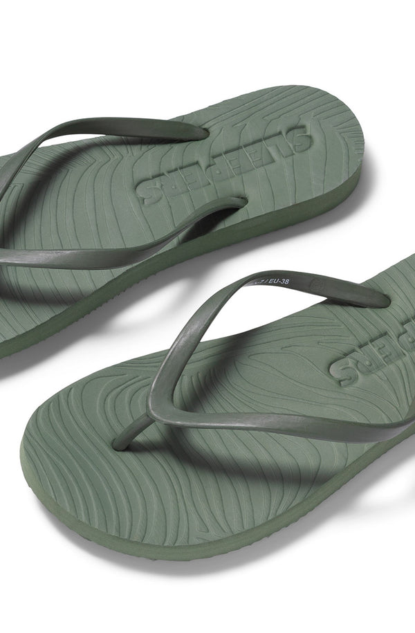 SLEEPERS Women Slim Green Flip Flops
