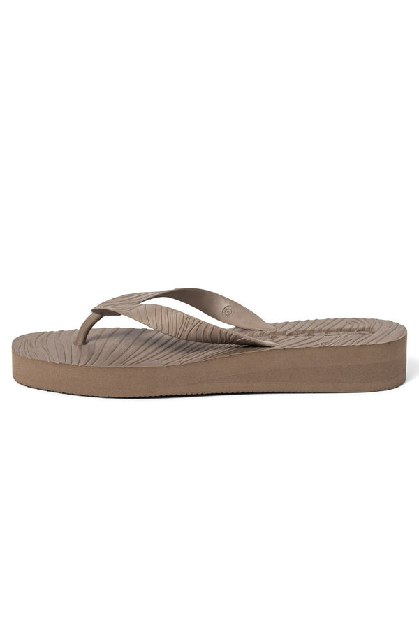 SLEEPERS Women Tapered Platform Sand Flip Flops