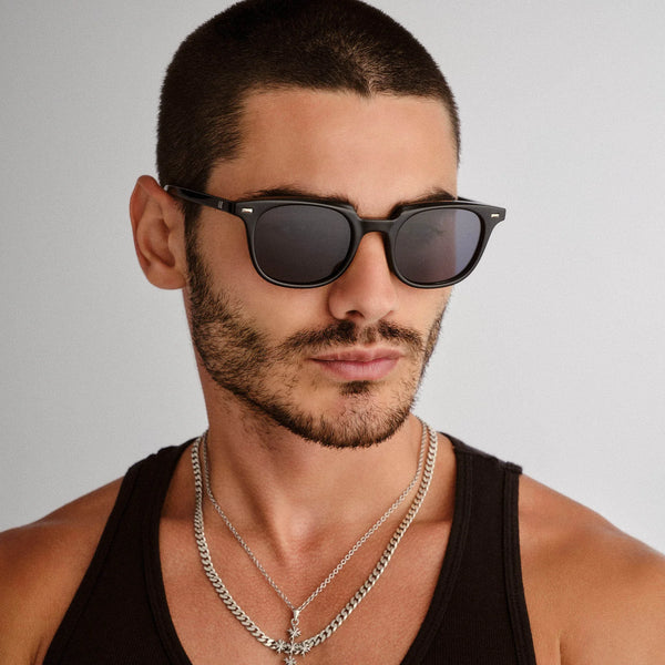 LE SPECS Unisex Le Resolu Black Round Sunglasses