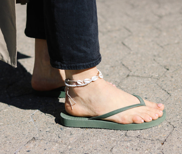 SLEEPERS Women Slim Green Flip Flops