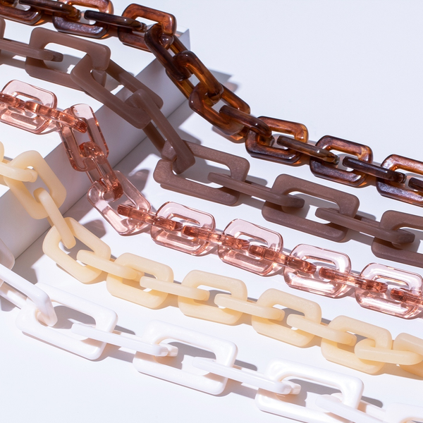 LE SPECS The Book Club Chunky Chain Square